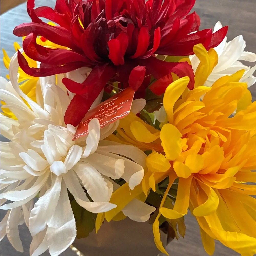 Potted Floral Artificial Chrysanthemum Arrangement